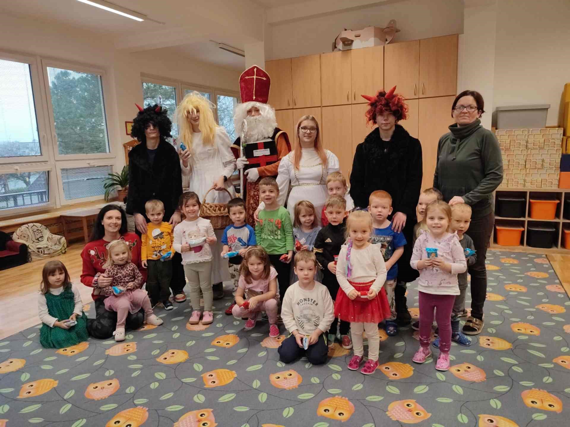 Opět zase po roce Mikuláš je ve školce