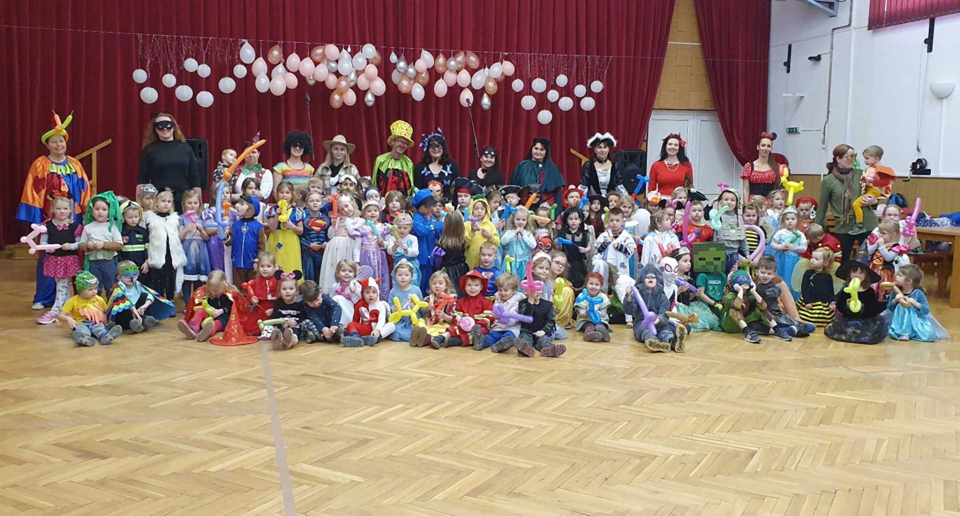 Školkovní karneval s Klauny z Balónkova - zvětšit obrázek