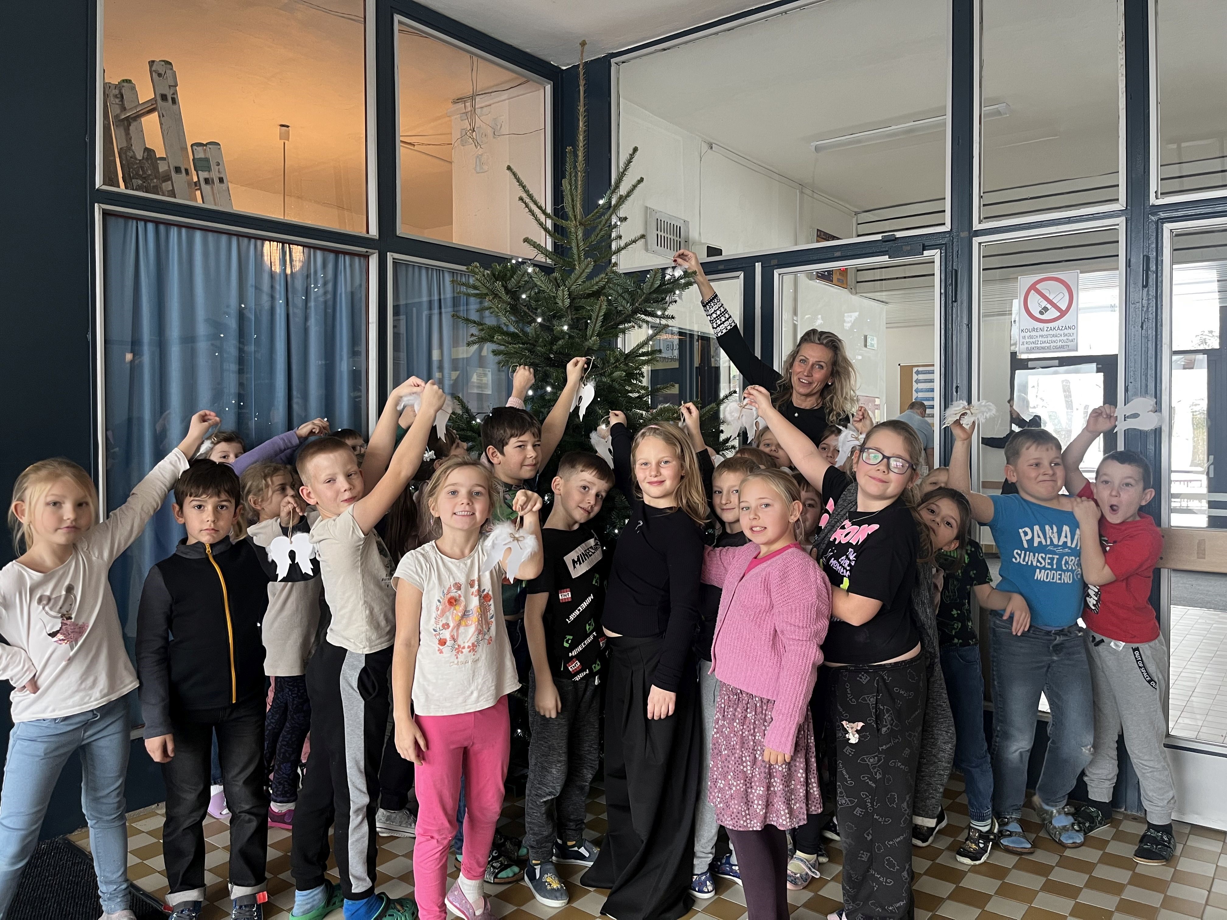 PŘÍPRAVY NA VÁNOČNÍ JARMARK