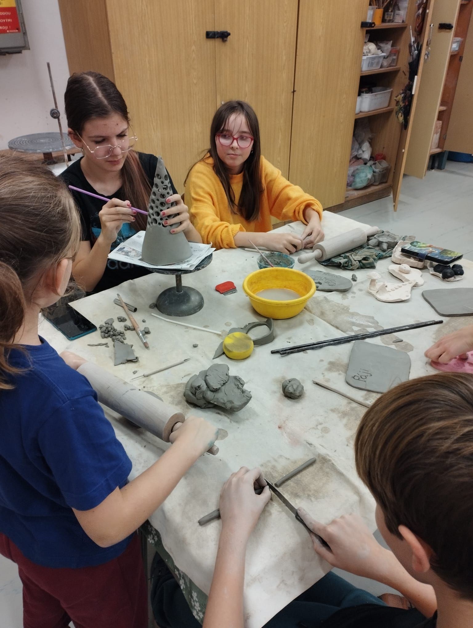 Dotek hlíny - když dětská fantazie ožívá v rukou