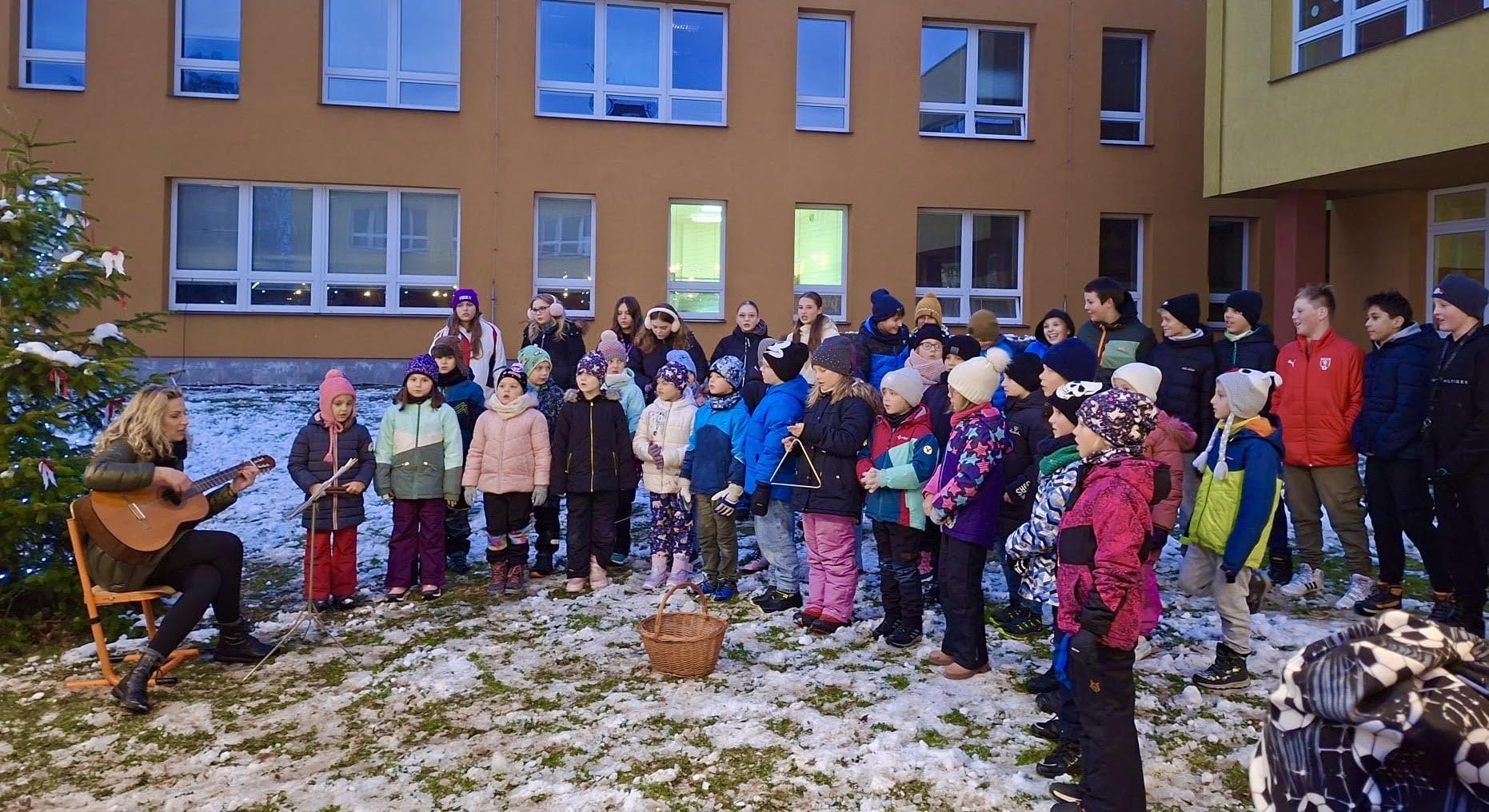 Adventní zpívání